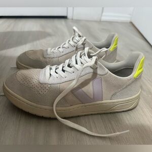 Veja Sneakers